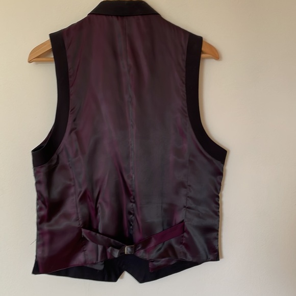 Men’s black three button vest - Picture 2 of 4